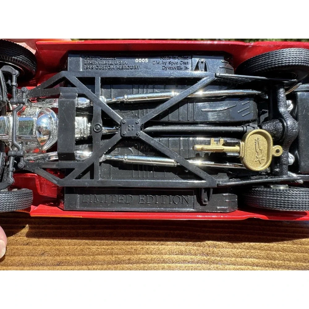 1949 Custom Mercury 1:24 Diecast Model Car Mac‎ Tools Numbered #0005 Red Flames